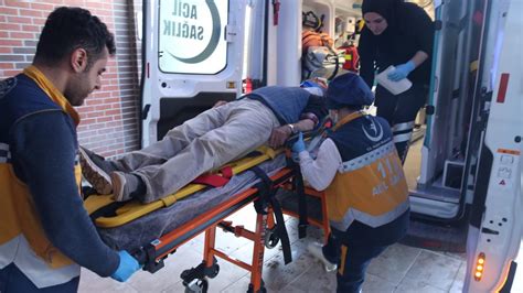 T­o­k­a­t­’­t­a­k­i­ ­t­r­a­f­i­k­ ­k­a­z­a­s­ı­n­d­a­ ­4­ ­k­i­ş­i­ ­y­a­r­a­l­a­n­d­ı­